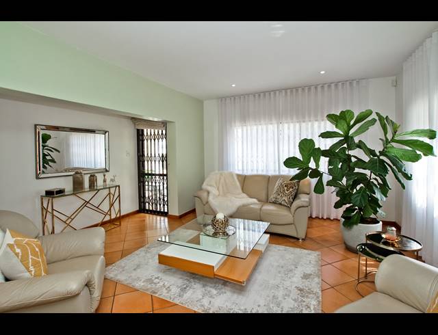 4 BEDROOM HOUSE FOR SALE IN KENSINGTON